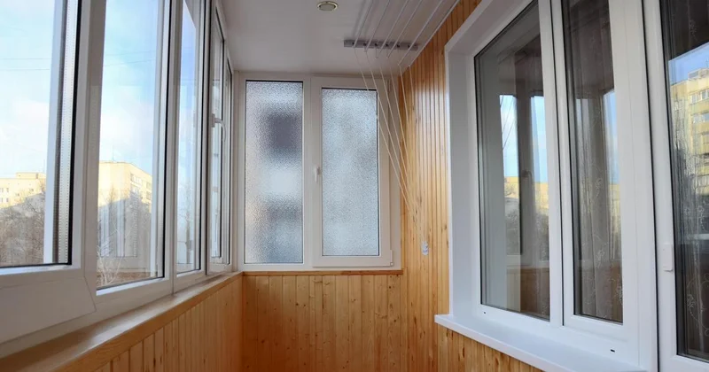 Карагандинцы остались без новых балконов и 8 млн тенге