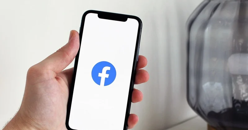 Какой Facebook в 8 лет? . Родители возмутились заданием в учебнике по цифровой грамотности для третьеклассников