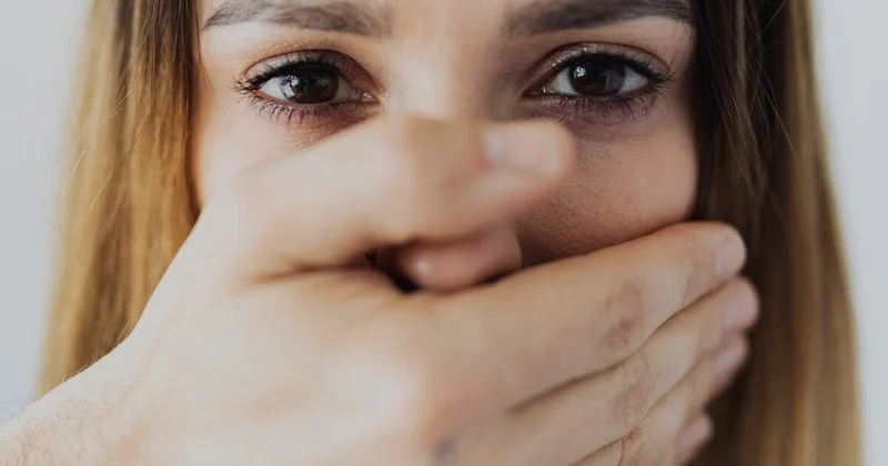 Продавщица заперла четверых инспекторов в подсобке, скрывая нарушения