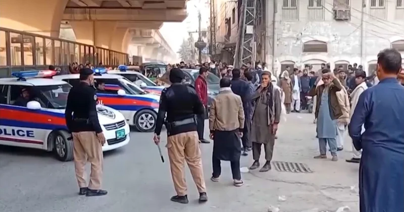 Пәкістанда жарылыстан үш полицей қаза болды