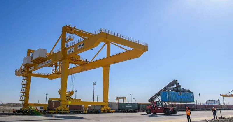 Строительство контейнерного хаба в порту Актау взято на особый контроль