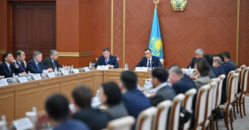 Спикер Сената встретился с работниками предприятий Карагандинской области