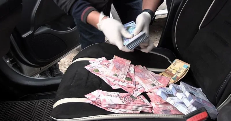 Деньги и украшения на 10 млн тенге нашли в авто в Усть Каменогорске (видео)