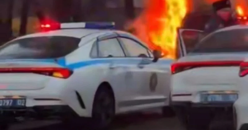 Алматыда көлік өртеніп, ұзын сонар кептеліс пайда болды