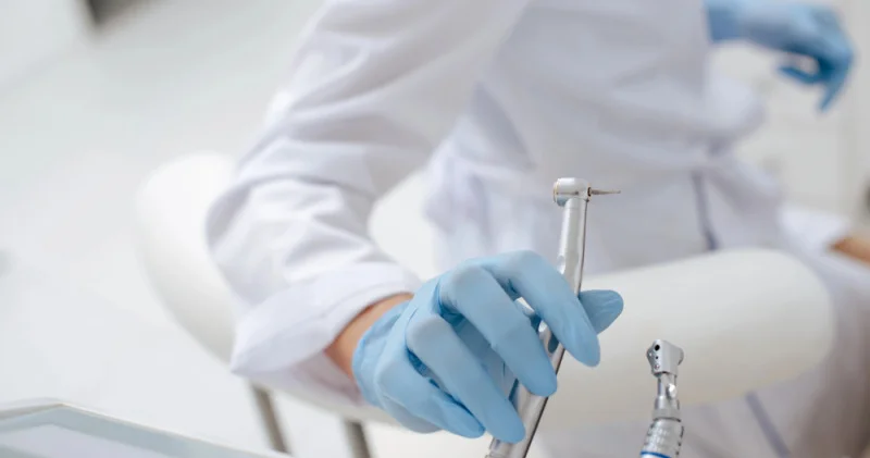 Астанадағы стоматологияда үш жасар қыз қайтыс болған: қайғылы оқиғаның егжей тегжейі айтылды