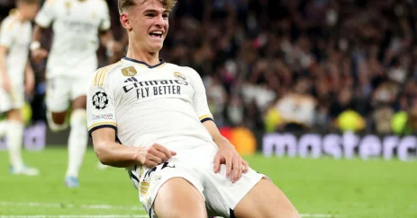 Реал планирует выкупить Нико Паса из Комо