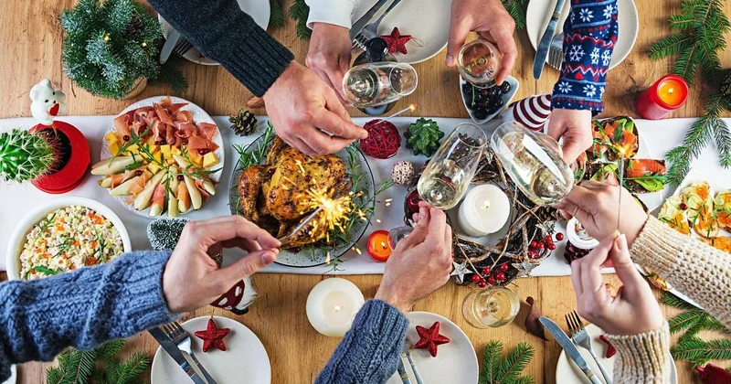 Во всем нужны мера и баланс : в Минздраве дали совет, как пережить новогодний корпоратив