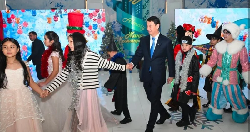 300 балаға қуаныш сыйлады : Алматыда Президенттің жаңажылдық шырша мерекесі жоғары деңгейде өтті