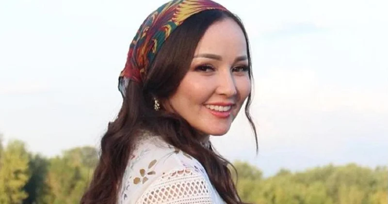 Келінді келіндей көру керек дегенмен келіспеймін : Жазира Байырбекова жан сырын ақтарды (видео)