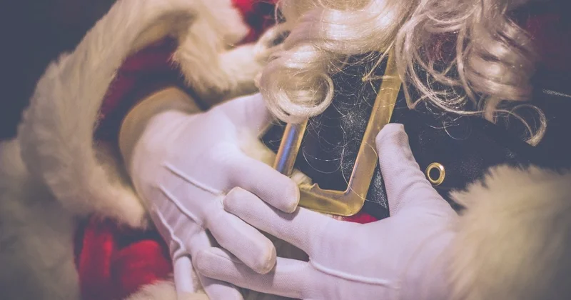 Карагандинец испугался Деда Мороза и вызвал полицию