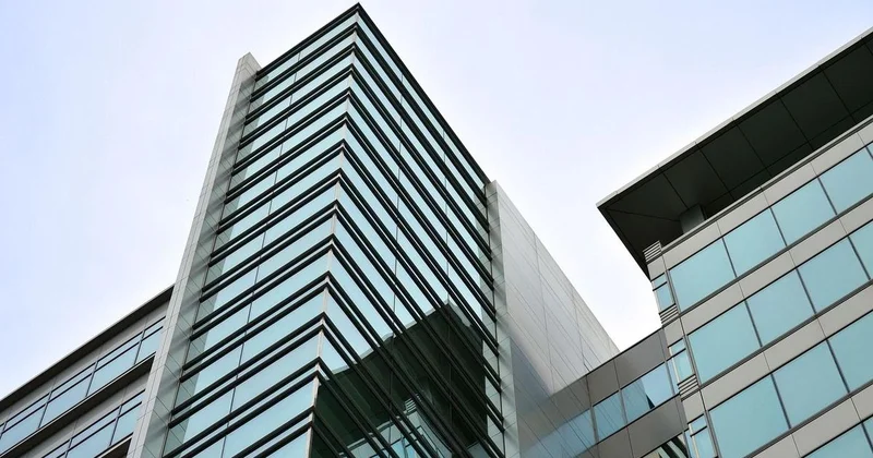 Лестницу выкупили в бизнес центре Караганды и запретили по ней ходить