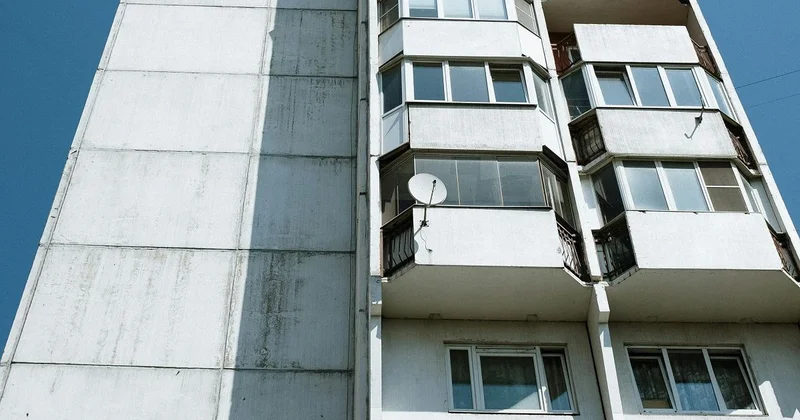 Брата жительницы Уральска обязали выплатить долг за квартиру, в которой он не живет