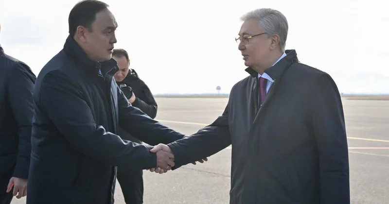 Токаев прибыл с рабочей поездкой в Жамбылскую область (фото)