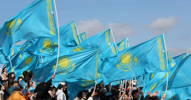 Threads сәрсенбі : как онлайн челлендж стал главной площадкой для итогов года