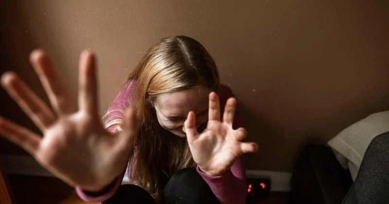 Девушка пожаловалась на домогательства неизвестного мужчины в Алматы