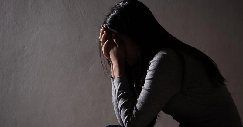 Просит утешить и обнять : алматинцы пожаловались на мужчину, преследующего девушек