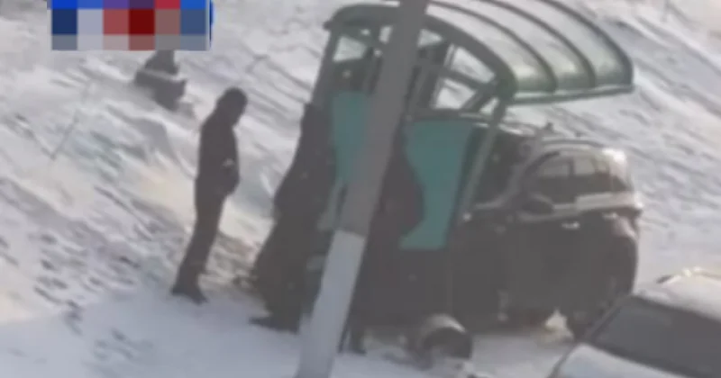 Водитель KIA сбил женщину на остановке в Караганде (ВИДЕО)