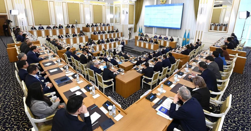 Конституциялық реформа: Құрылтай мен Халық кеңесінің өкілеттігі талқыланды