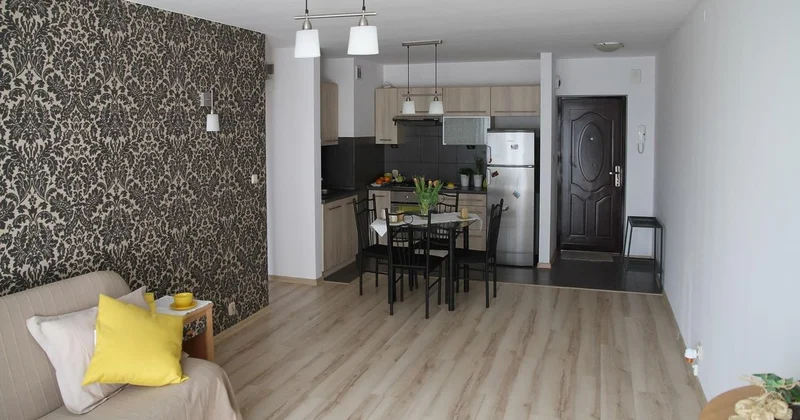 Более 20 лет жили посторонние: четыре квартиры передали Министерству обороны