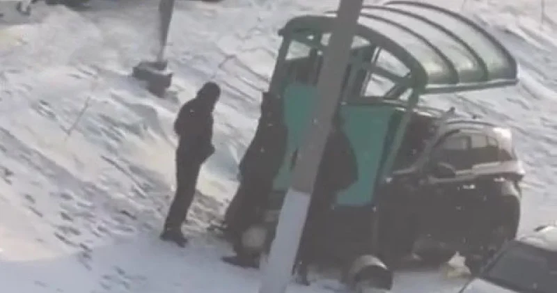 Қарағандыда аялдамада тұрған әйелді көлік қағып кеткен: 26 қаңтар 2026, 12:01 жаңалықтар