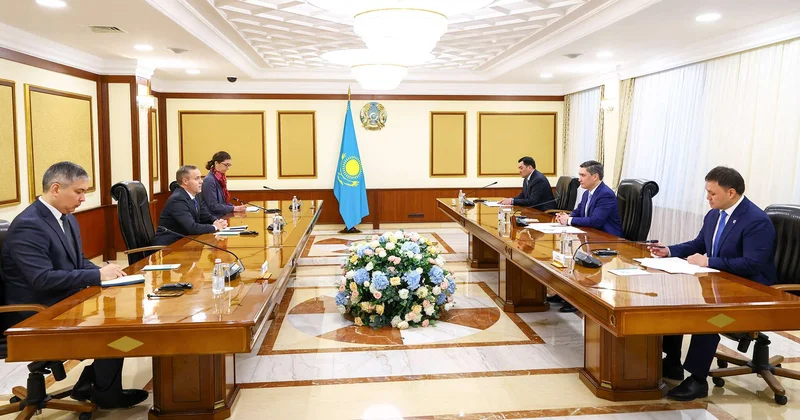 Бектенов обсудил с Ларденом ситуации на Тенгизе и КТК