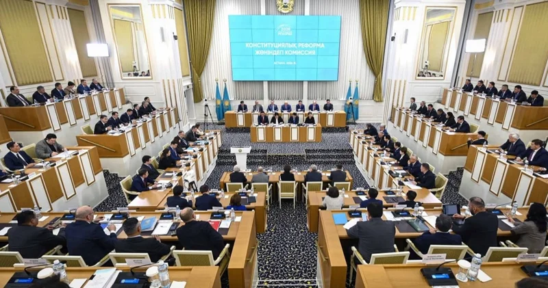 Конституциялық комиссия отырысында партиялар қандай ұсыныс айтты
