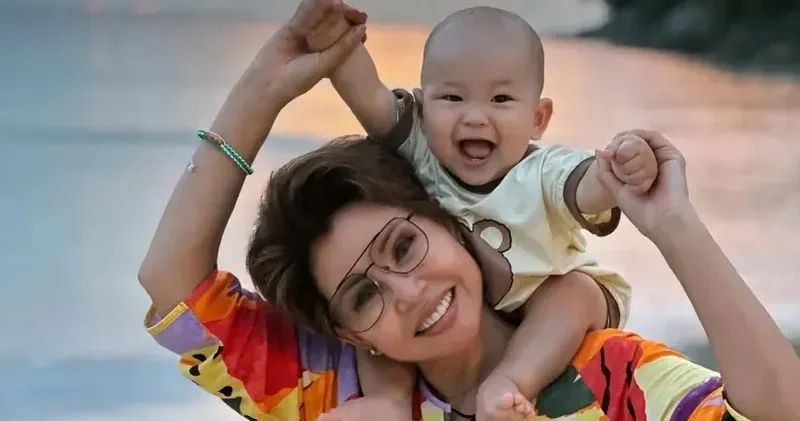 Роза Рымбаеваның немересі зеректігімен көзге түсіп, желіні шулатты