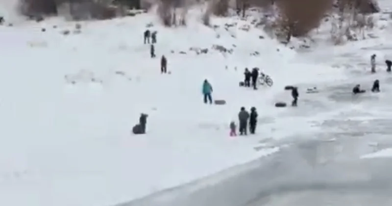 Үлкен Алматы өзені бойында адамдар сырғанаған ТЖД ескерту жасады