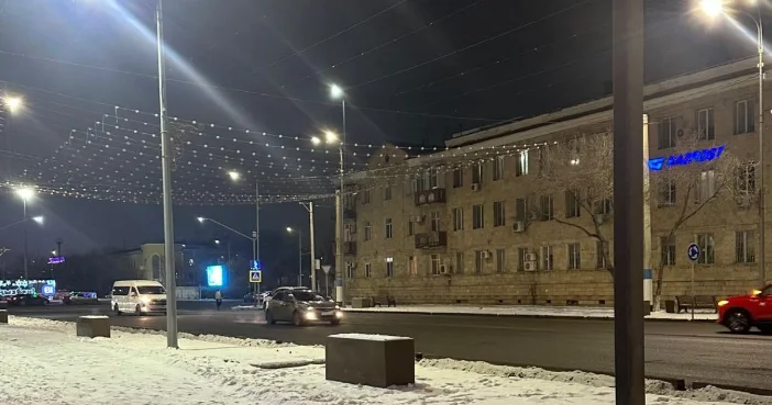 Жұлдызды аспан дайын емес: Абай көшесіндегі көлік қозғалысы 8 күнге шектеледі