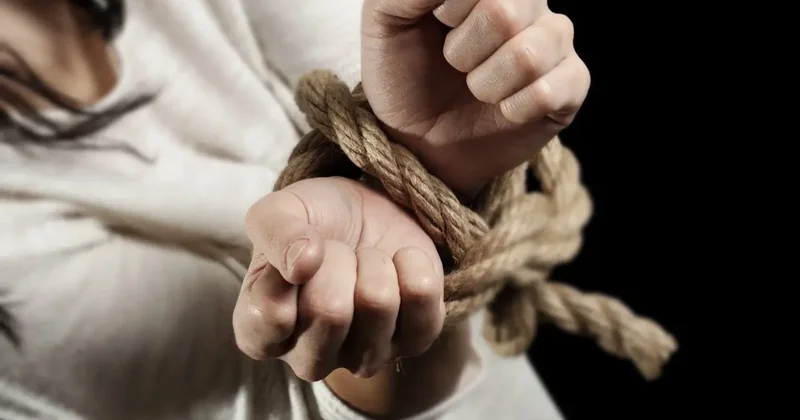 Связали скотчем: по факту истязаний в Таразе завели уголовное дело