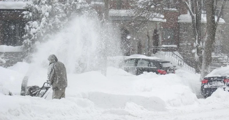 Половину США занесло снегом: около миллиона человек без света, во многих штатах транспортный коллапс