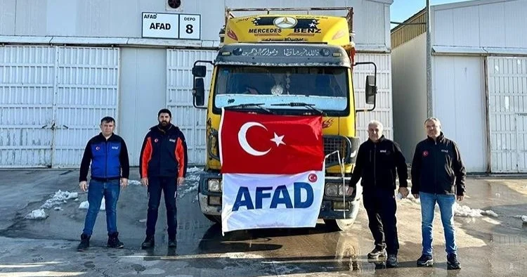 Түркия Сирияға 11 гуманитарлық жүк көлігін жіберді
