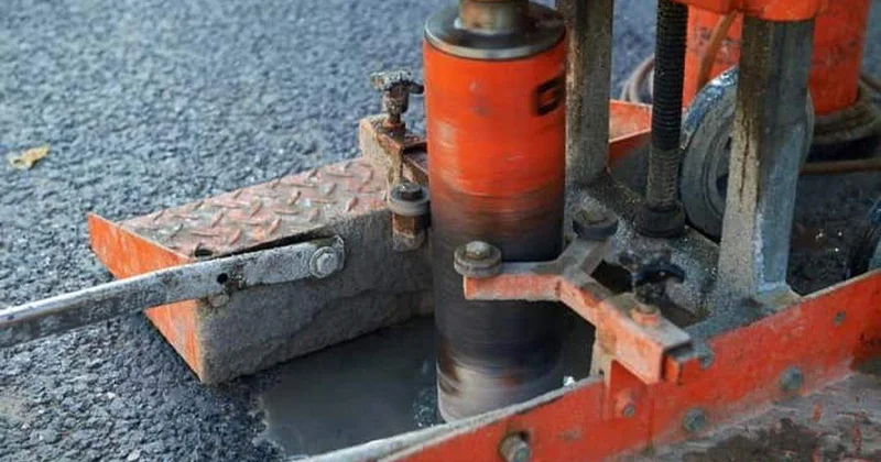 Маңғыстауда автожолды тиісті деңгейде күтіп ұстамаған мердігер жауапкершілікке тартылды