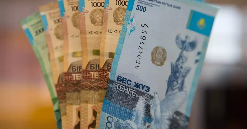 Қазақстанда екі қағаз ақшаның айналымда жүру уақыты аяқталады