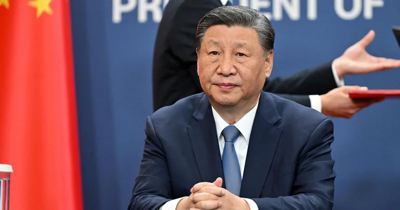 Си Цзиньпин взял на себя командование вооруженными силами Китая