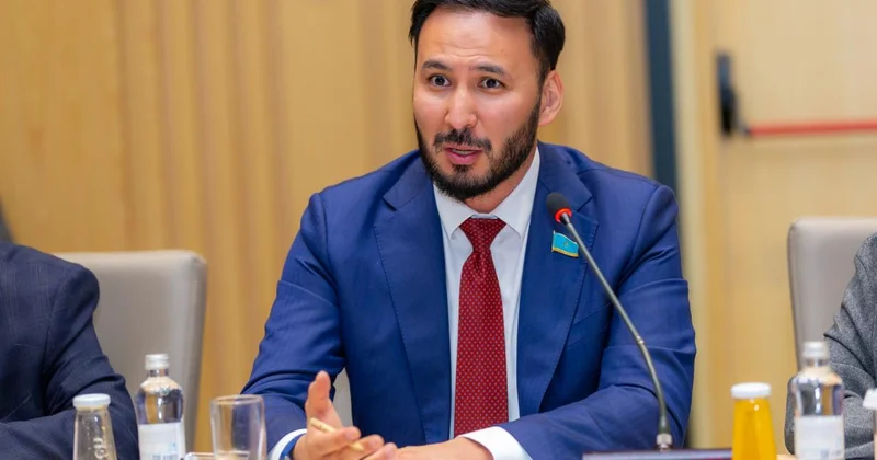 Айдарбек Ходжаназаров: Конституционная реформа ориентирована на молодое поколение