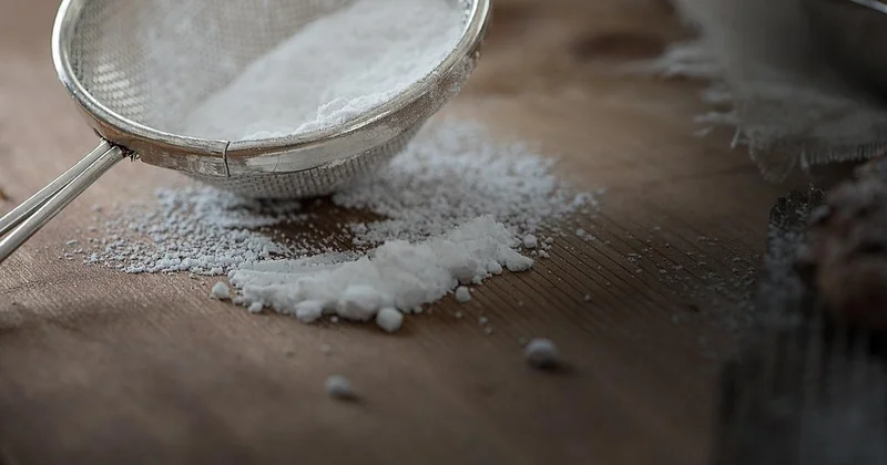 Школьник вдохнул кондитерскую присыпку и оказался в реанимации