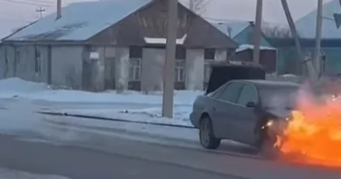 Петропавлда көлік жүргізушісі өрттің дүкенге таралуына жол бермеді