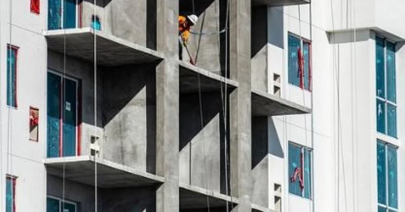 Застройщиков обвиняют в миллиардных нарушениях в Астане