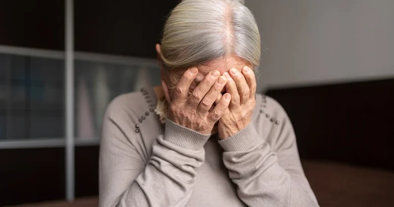 На дочь ветерана войны напали в ее доме в Актобе и забрали последние деньги