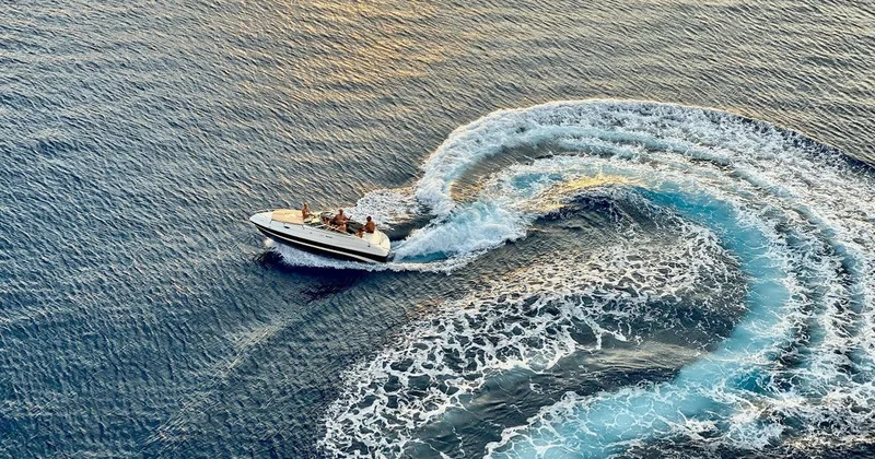 Катер под флагом США открыл стрельбу у берегов Кубы: четыре человека погибли