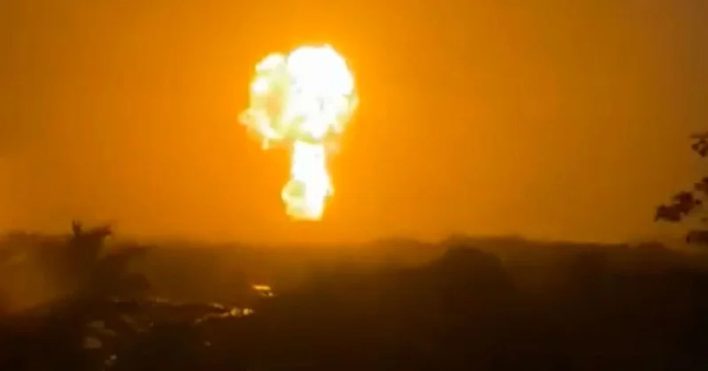 Столб из огня и дыма: мощное извержение грязевого вулкана сняли на видео в Колумбии