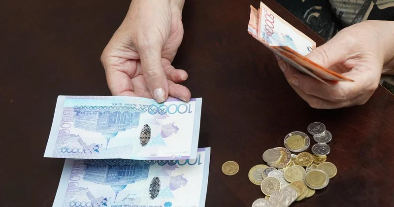 Денежные выплаты к 8 марта получат женщины в Астане: кто попал в список