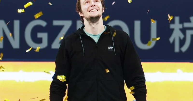 Бублик выбыл из турнира ATP 500 в Дубае