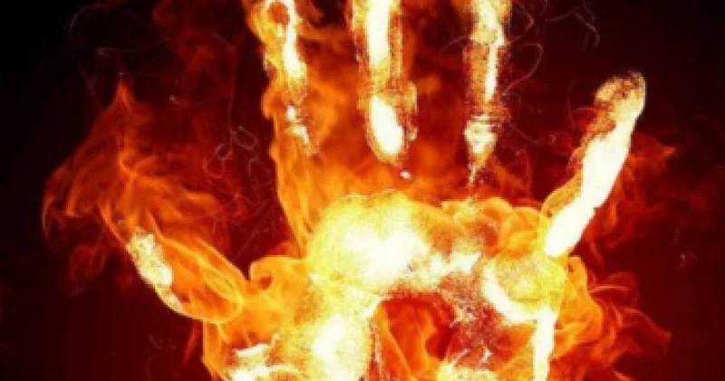 17 жастағы қызының жүкті екенін біліп қойған анасы өз өзін өртеп жіберген