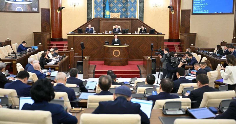 Обеспечить лабораториями и доступными лекарствами