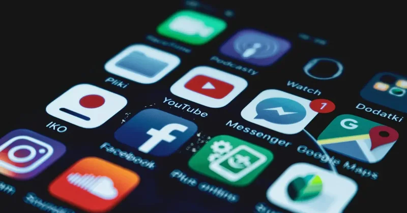 Meta и Google обязали выплатить 3 млн долларов компенсации женщине, зависимой от соцсетей