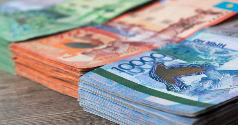 Ескі 10 000 теңгенің айналымда жүру кезеңі ұзартылады