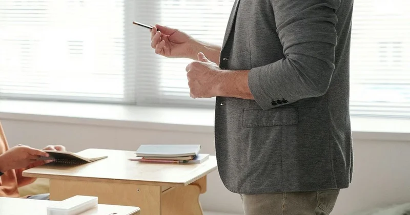 Преподаватель получил миллионы за поступление в школу и был осужден в Актобе