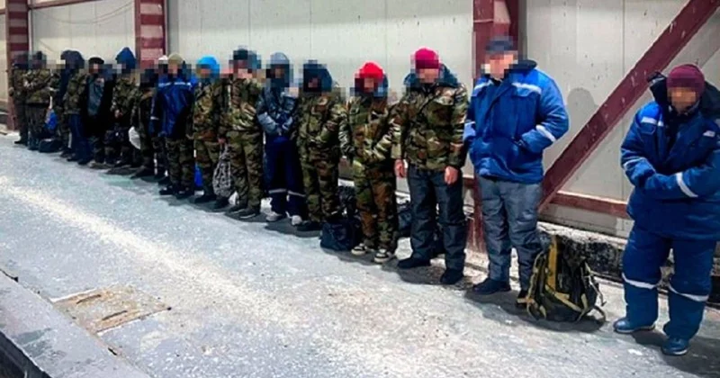 18 иностранцев в прицепе и тонны золотосодержащего песка: КНБ рассказал о работе